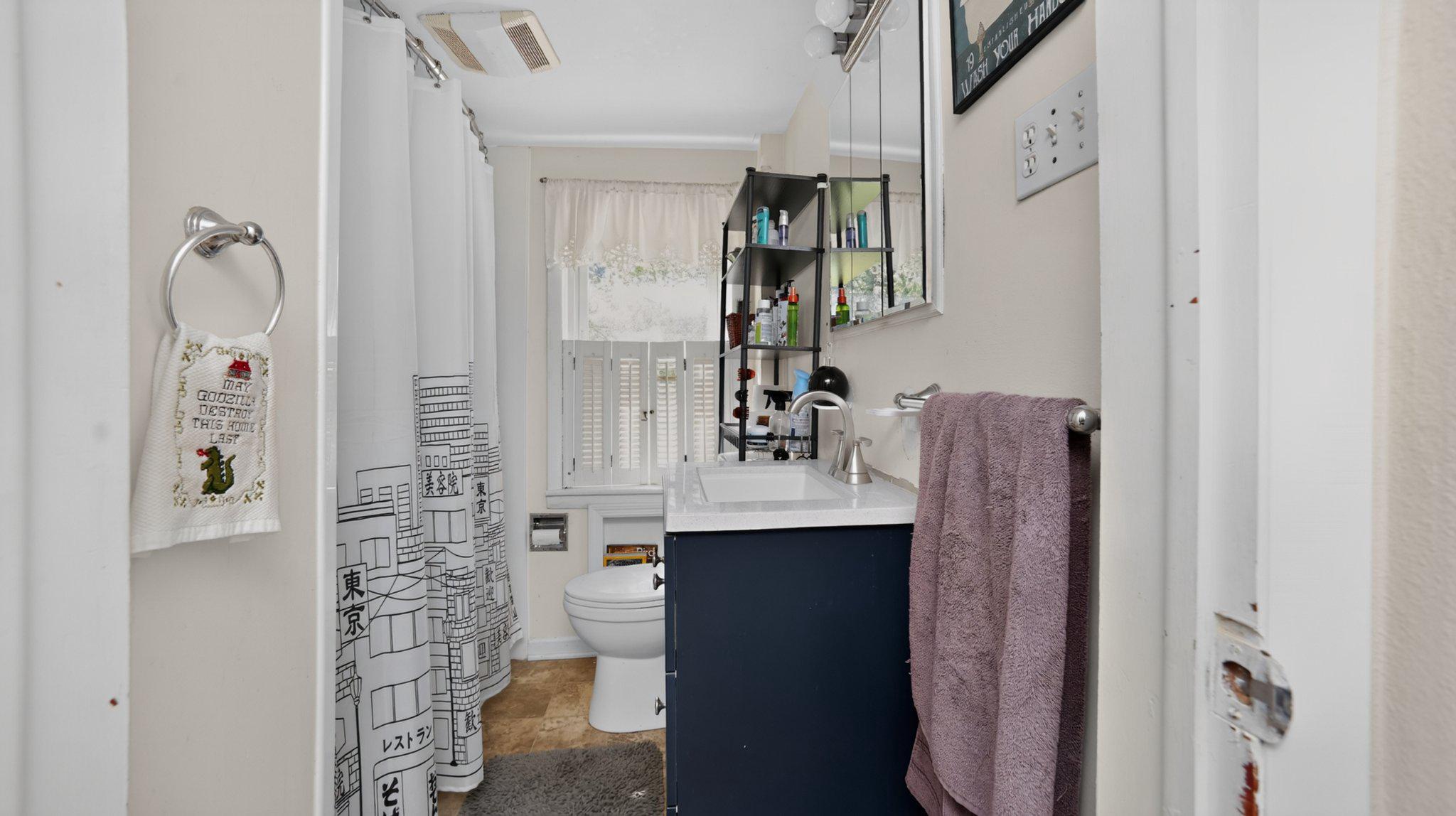 8042 Bobs Road Felton, PA 17322 - Photo 21 of 47 Bathroom
