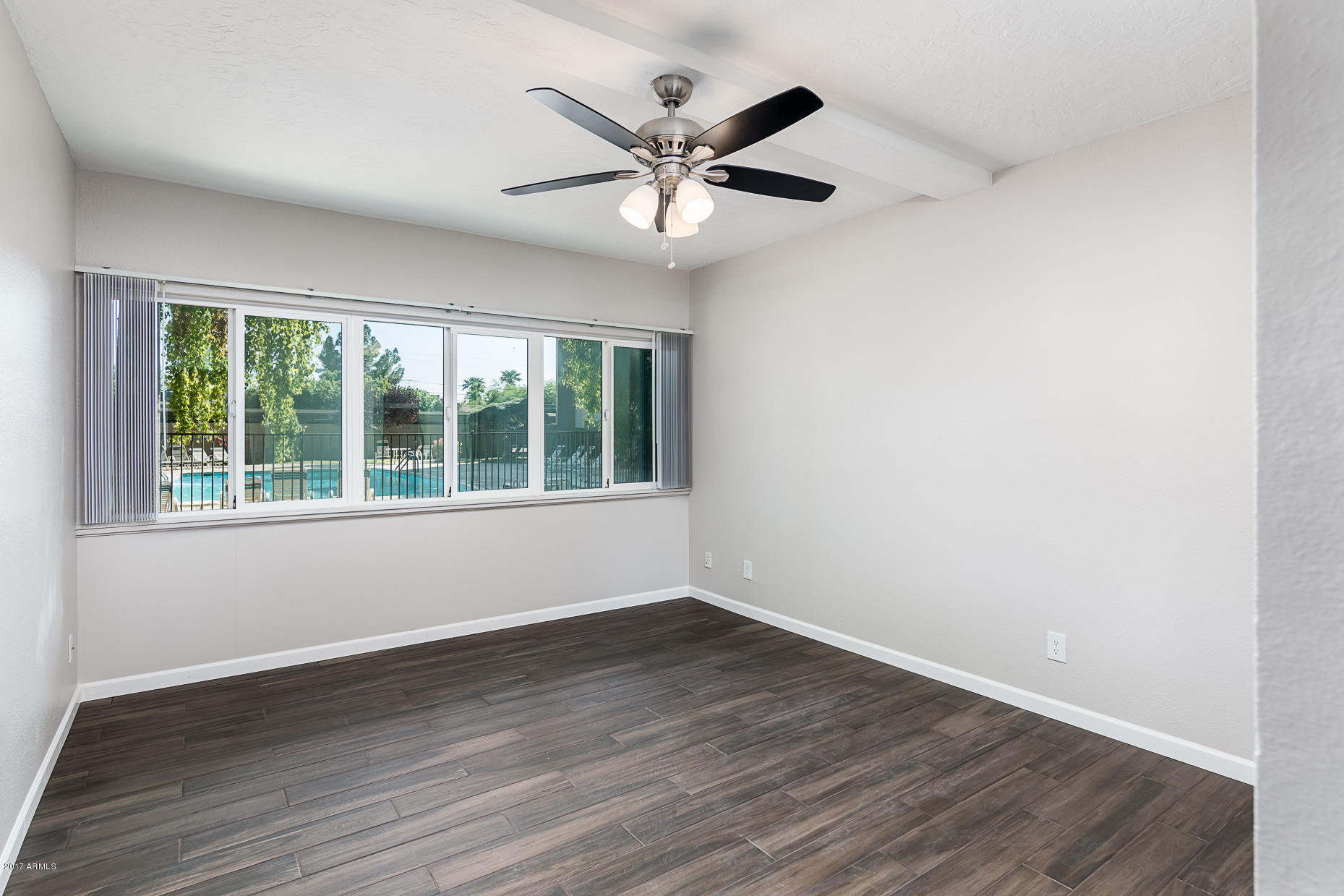 351 East Thomas Road, Unit D103 Phoenix, AZ 85012 - Photo 14 of 25 351 E Thomas Rd D103 - MLS-20