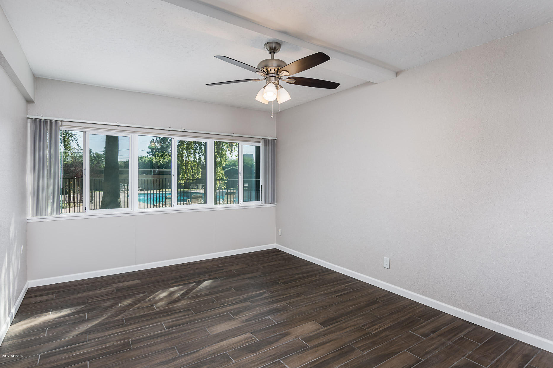 351 East Thomas Road, Unit D103 Phoenix, AZ 85012 - Photo 10 of 25 351 E Thomas Rd D103 - MLS-16