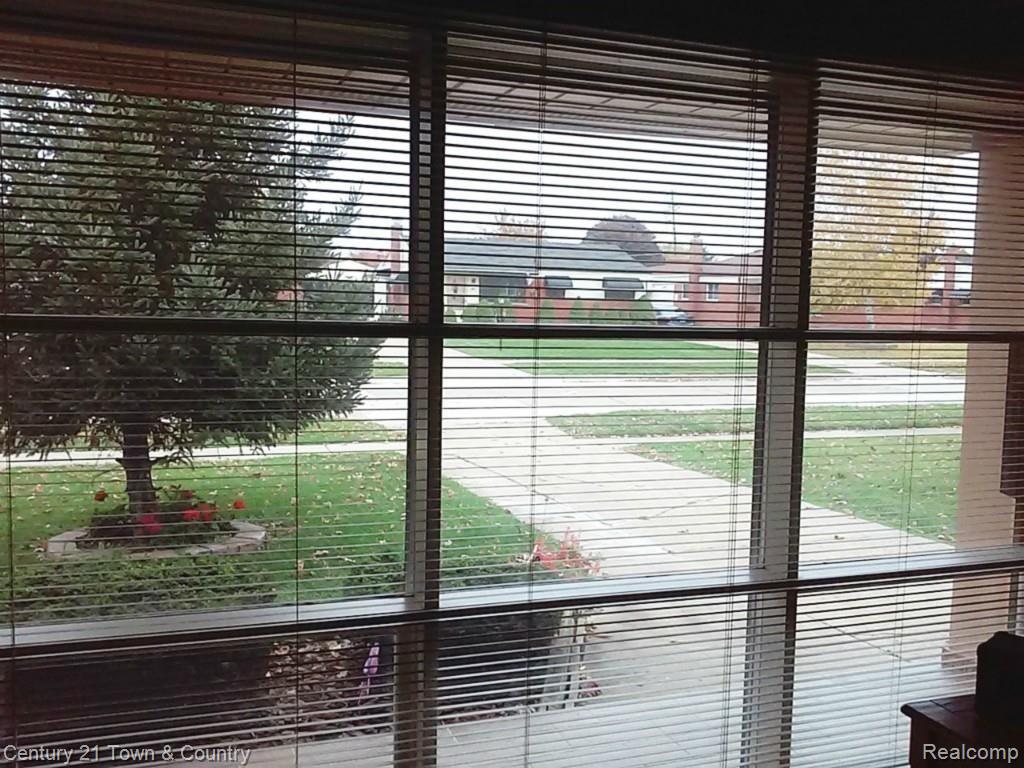 18050 Rainbow Road Fraser, MI 48026 - Photo 41 of 42 45.jpg
