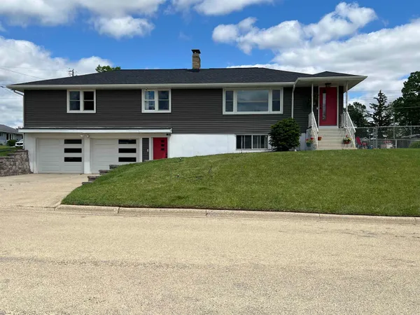 $299,900 | 1107 23rd Street, Monroe, WI 53566