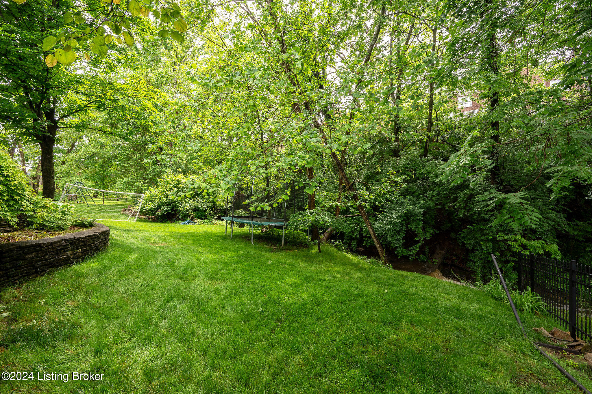 2312 Fallsview Road Louisville, KY 40207 - Photo 51 of 63 2312 Fallsview Rd-62