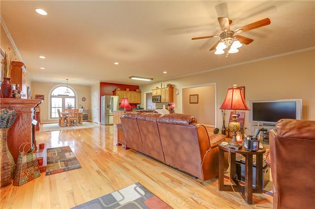 906 Swindle Road Lafayette, TN 37083 - Photo 2 of 21 Step into your spacious living room!