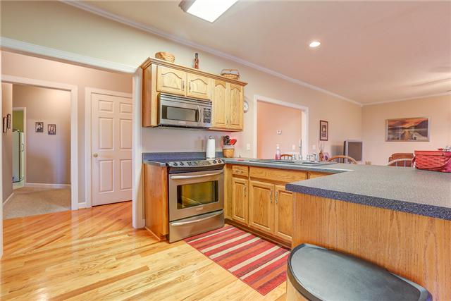 906 Swindle Road Lafayette, TN 37083 - Photo 5 of 21 This kitchen is a dream to work in!