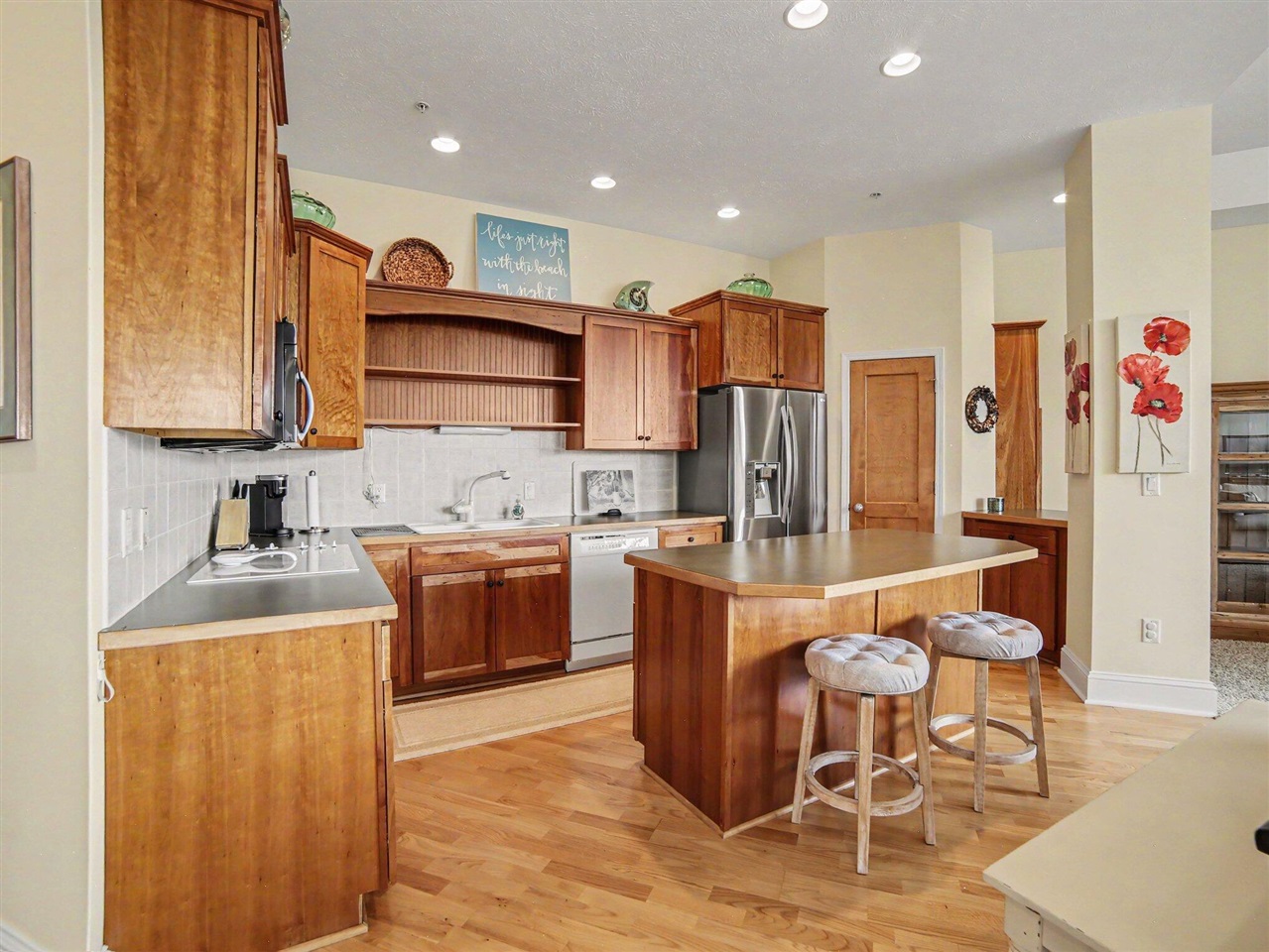 300 South Rath Avenue, Unit 22 Ludington, MI 49431 - Photo 5 of 28