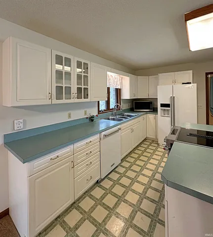 $474,500 | 6587 West Pine Tree Lane, Owensville, IN 47665