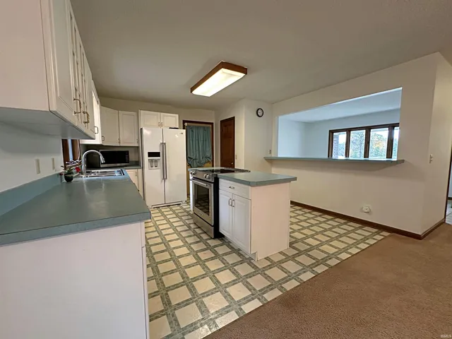 $474,500 | 6587 West Pine Tree Lane, Owensville, IN 47665