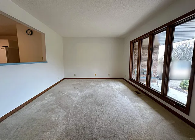 $474,500 | 6587 West Pine Tree Lane, Owensville, IN 47665