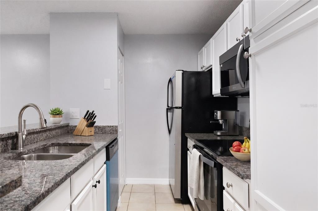 214 Lake Parsons Green, Unit 206 Brandon, FL 33511 - Photo 16 of 22