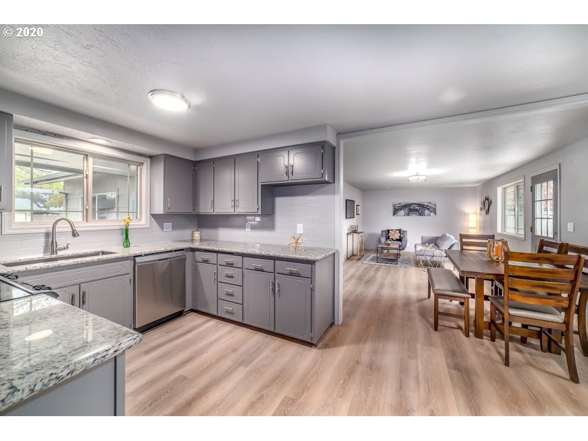 2146 9th Street Springfield, OR 97477 - Photo 13 of 32