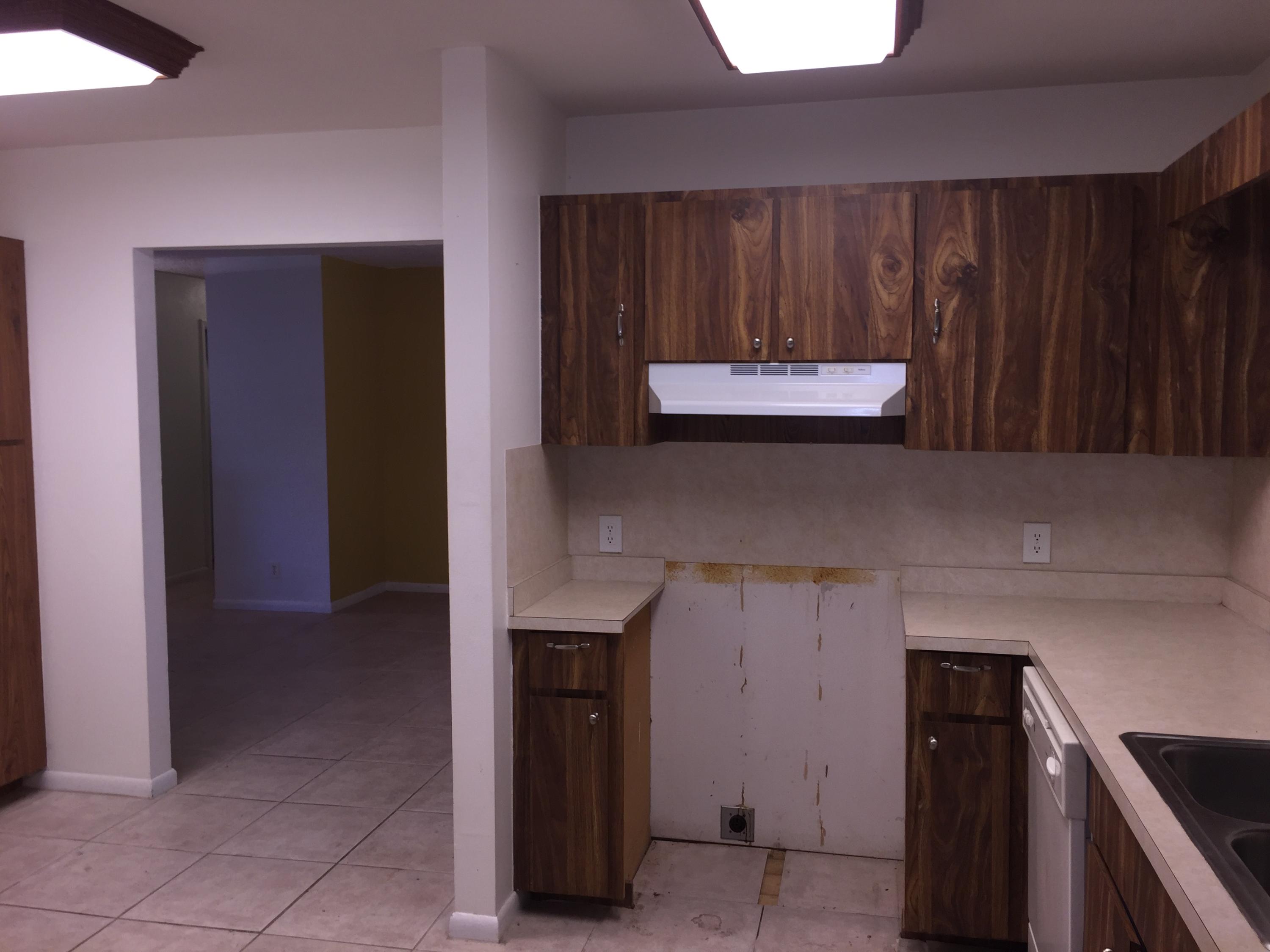 192 Bobwhite Road Royal Palm Beach, FL 33411 - Photo 10 of 35 IMG_3318