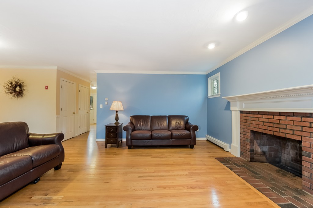 21 Shubert Road Weymouth, MA 02189 - Photo 3 of 30 Gallery Image 3