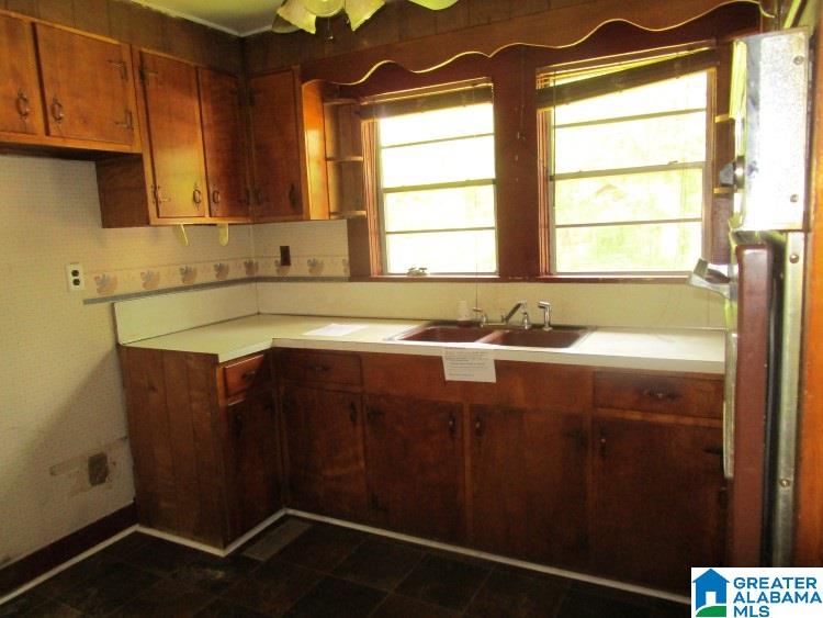 2524 Powderly Avenue Southwest Birmingham, AL 35211 - Photo 5 of 19