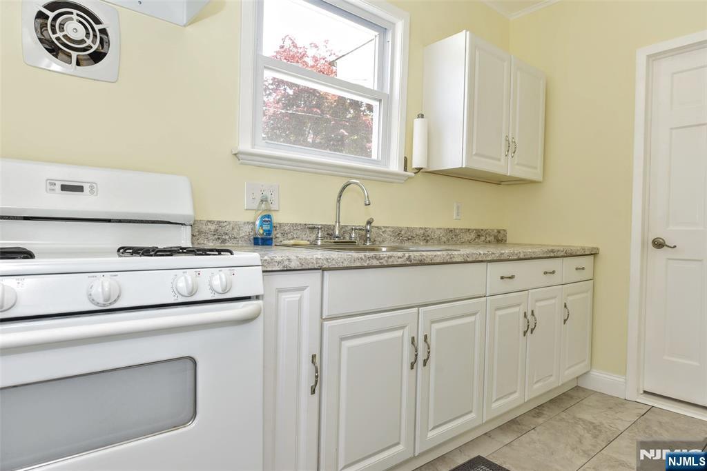 52 Central Avenue Butler, NJ 07405 - Photo 10 of 34