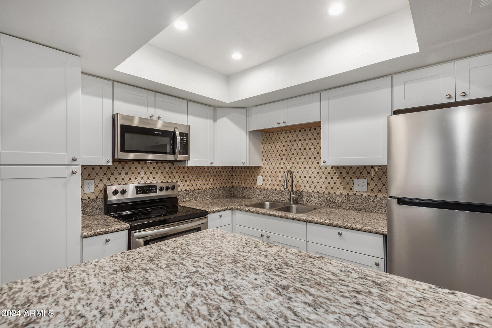 18202 Cave Creek Road, Unit 17S Phoenix, AZ 85032 - Photo 9 of 62 Kitchen