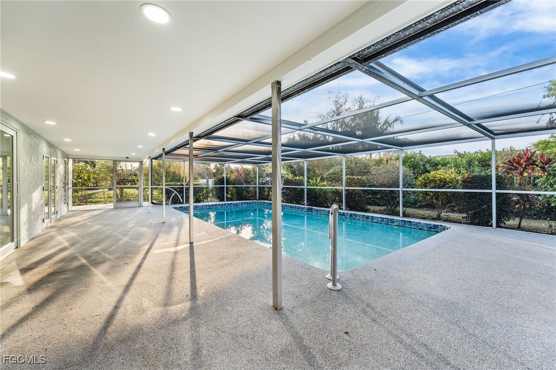 12860 Iona Road Fort Myers, FL 33908 - Photo 9 of 44