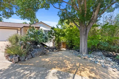 $879,900 | 121 Prospector Court, Folsom, CA 95630