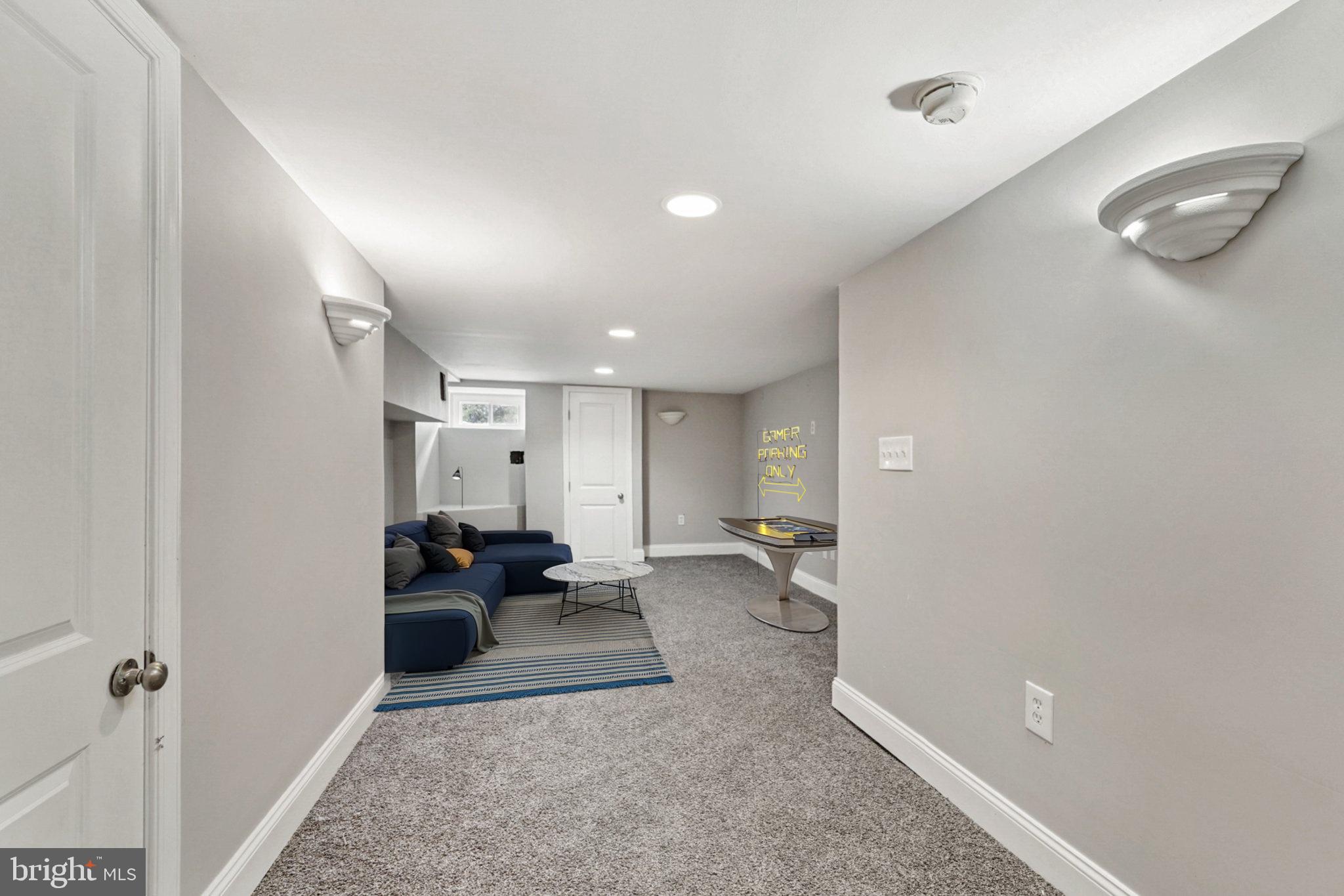 1525 West Pratt Street Baltimore, MD 21223 - Photo 24 of 31 a living room with furniture