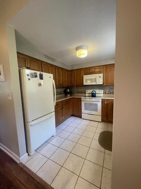 18 Colonial Way, Unit 18 Auburn, ME 04210 - Photo 11 of 34 IMG_3069