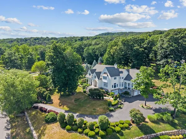 $1,299,000 | 4 Katavolos Drive, Tomkins Cove, NY 10986