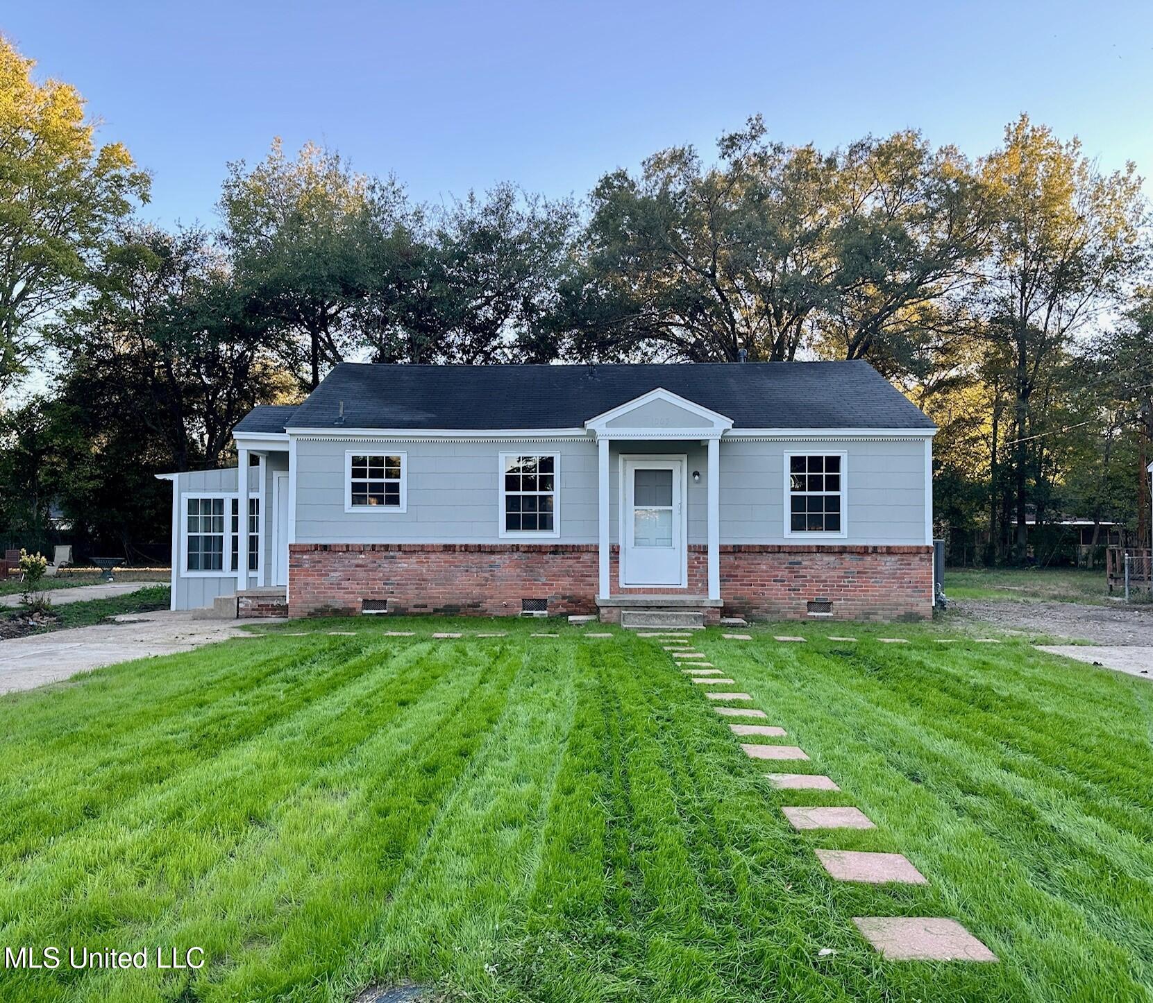 1007 Maple Street Cleveland, MS 38732 - Photo 1 of 18 Front Outside