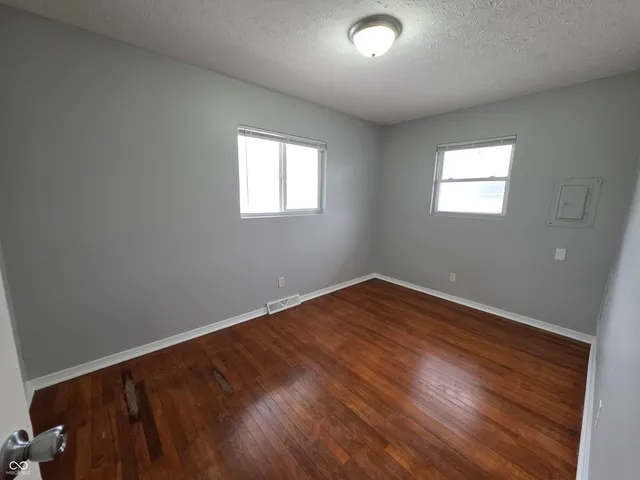 $1,095 | 86 South 6th Avenue, Beech Grove, IN 46107