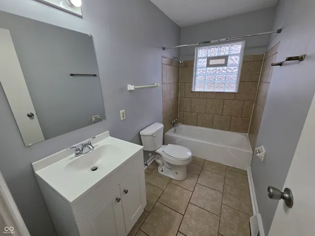 $1,095 | 86 South 6th Avenue, Beech Grove, IN 46107