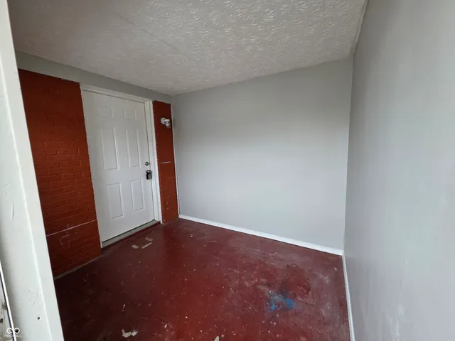 $1,095 | 86 South 6th Avenue, Beech Grove, IN 46107