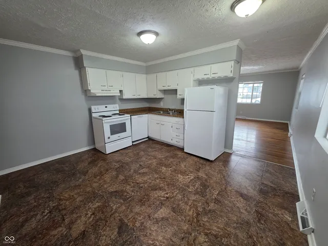 $1,095 | 86 South 6th Avenue, Beech Grove, IN 46107