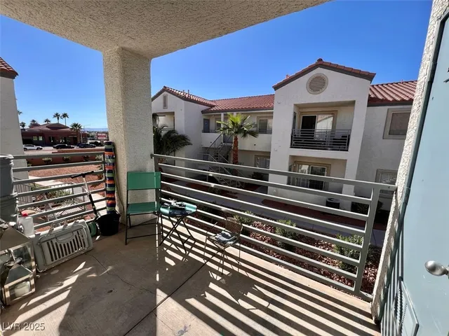 $185,000 | 3318 North Decatur Boulevard, Unit 2013, Las Vegas, NV 89130