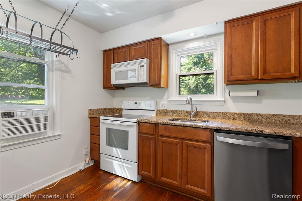 2145 Sexton Road Howell, MI 48843 - Photo 6 of 41