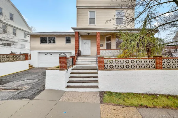 $5,600 | 4 Amackassin Terrace, Unit 1, Yonkers, NY 10703