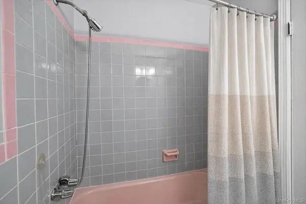 $5,600 | 4 Amackassin Terrace, Unit 1, Yonkers, NY 10703