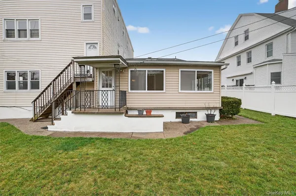 $5,600 | 4 Amackassin Terrace, Unit 1, Yonkers, NY 10703