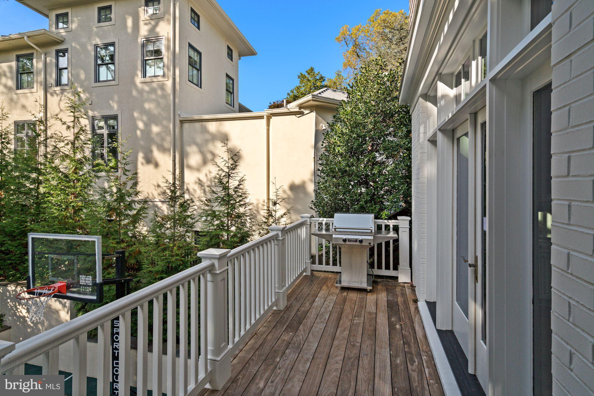 2960 Chain Bridge Road Northwest Washington, DC 20016 - Photo 35 of 40 Rear Deck