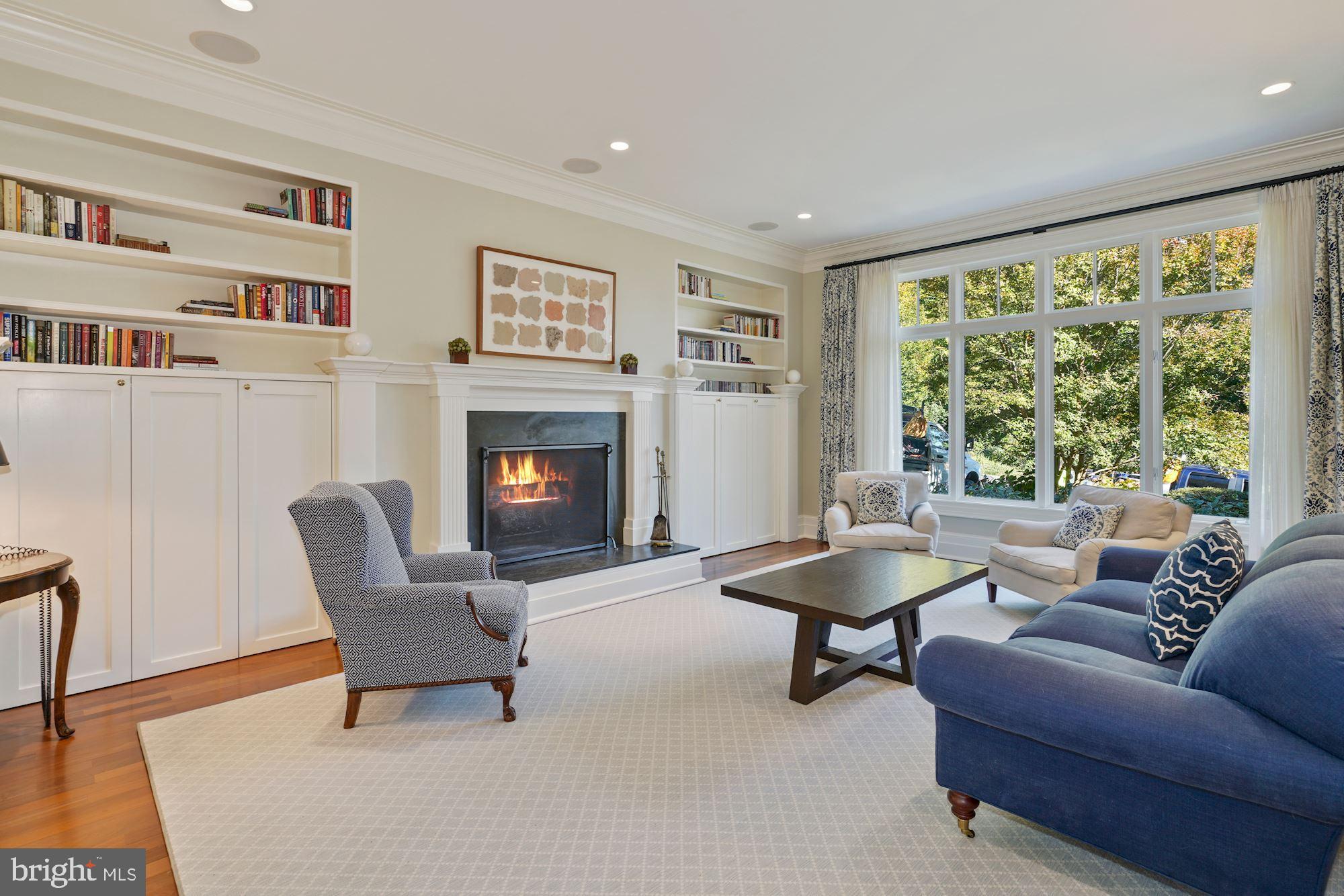 2960 Chain Bridge Road Northwest Washington, DC 20016 - Photo 6 of 40 Family Room