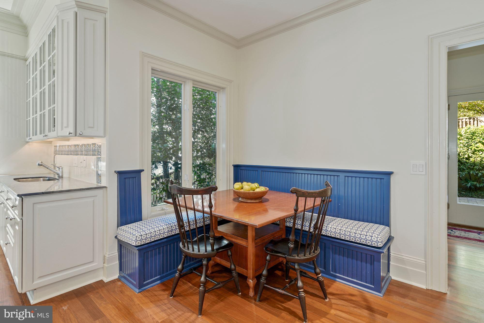 2960 Chain Bridge Road Northwest Washington, DC 20016 - Photo 10 of 40 Breakfast Area