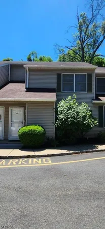 $449,900 | 664 Irvington Avenue, Unit 20, Maplewood, NJ 07040