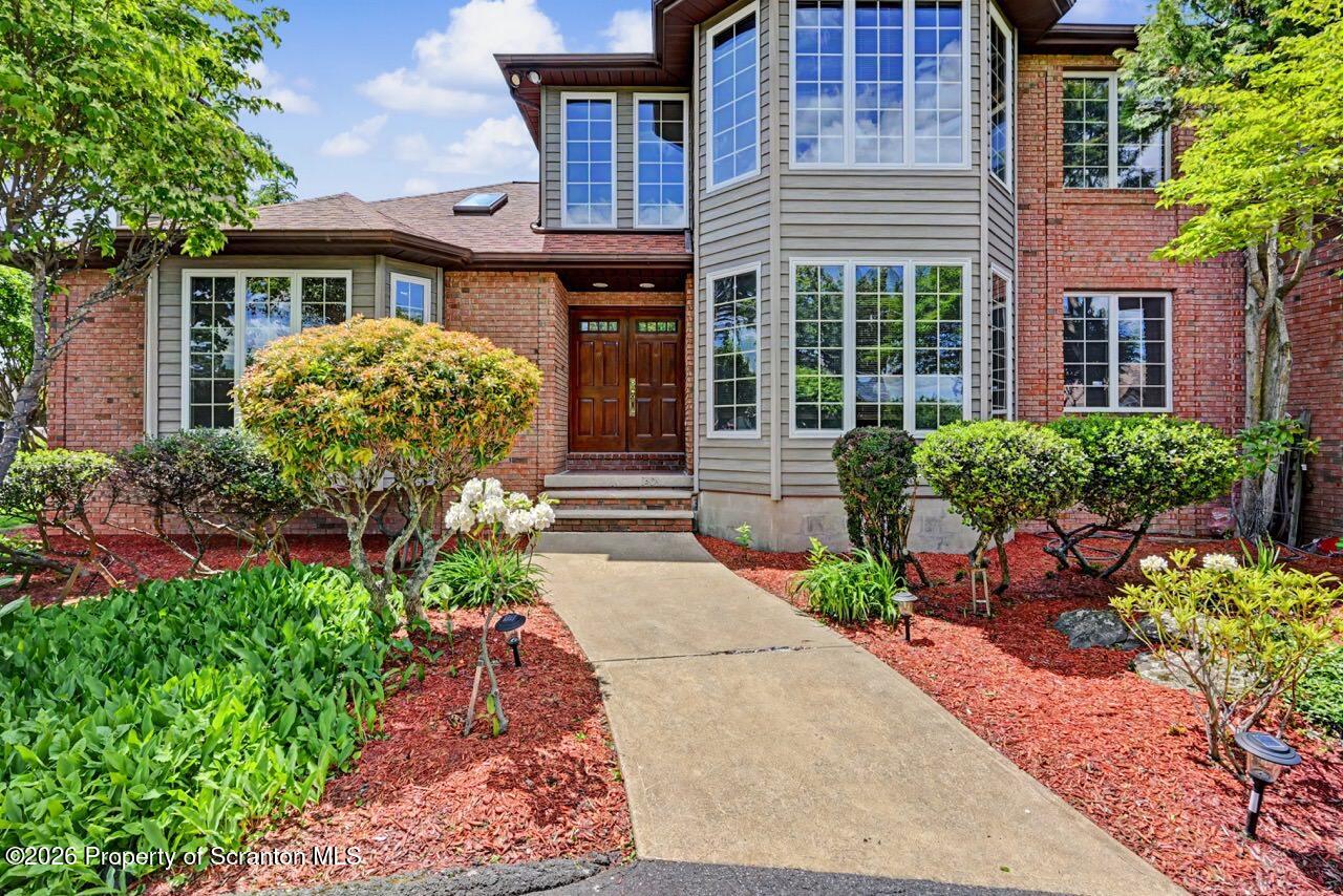 602 Hampton Road Clarks Summit, PA 18411 - Photo 7 of 73 Front