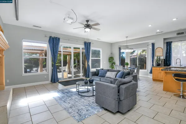 $938,000 | 204 Chaps Court, Oakley, CA 94561