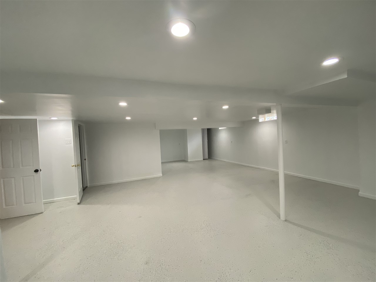 5038 Peekskill Drive Sterling Heights, MI 48310 - Photo 6 of 31 50009914-5.JPG