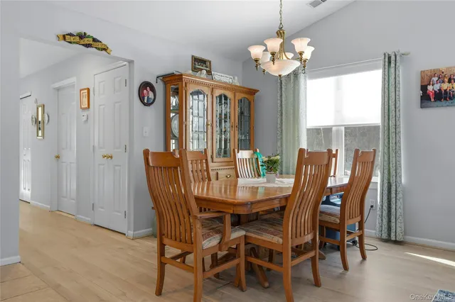 $579,000 | 54 Morley Circle, Melville, NY 11747