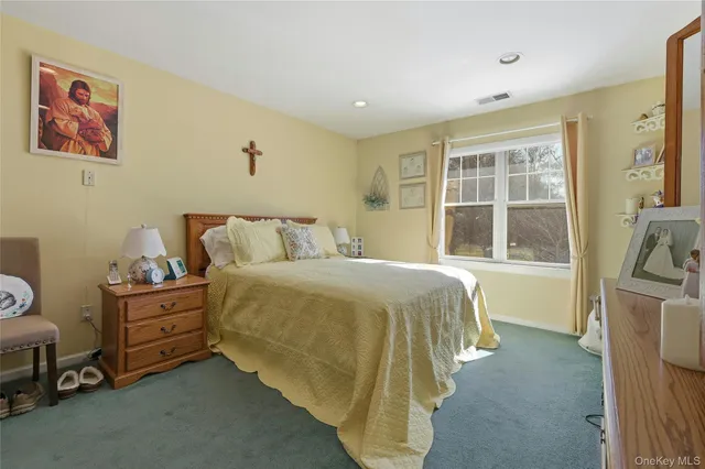 $579,000 | 54 Morley Circle, Melville, NY 11747