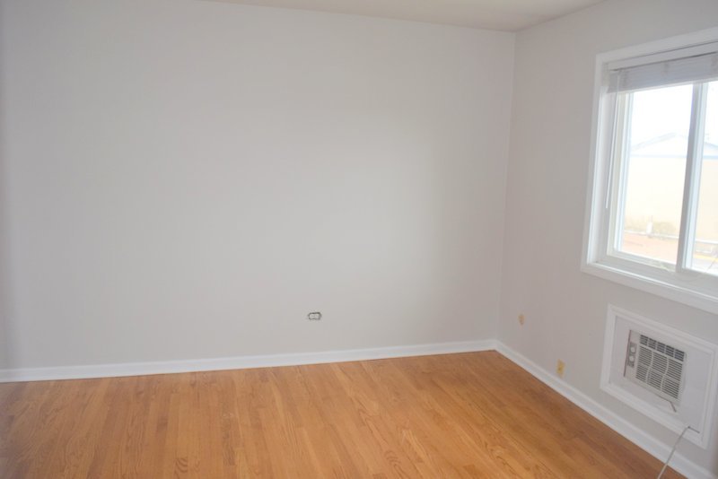 1652 Greenwood Road Glenview, IL 60026 - Photo 9 of 15 a view of an empty room with a window