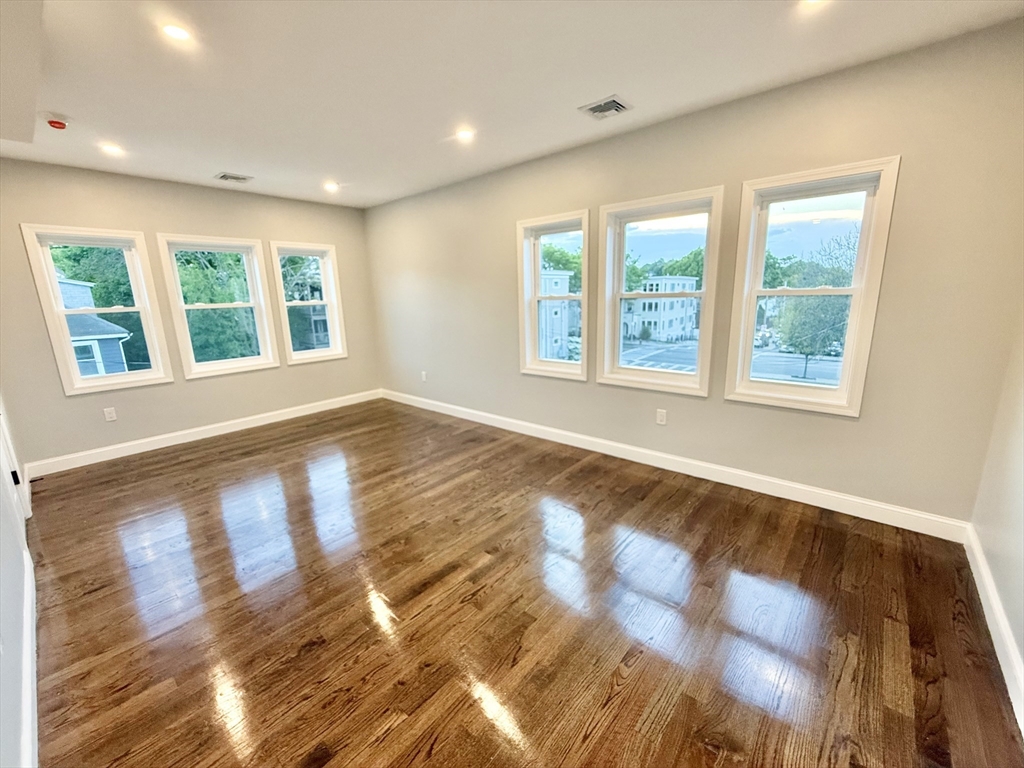 60-62 Wellsmere Road, Unit 3 Boston, MA 02131 - Photo 3 of 8 Gallery Image 3