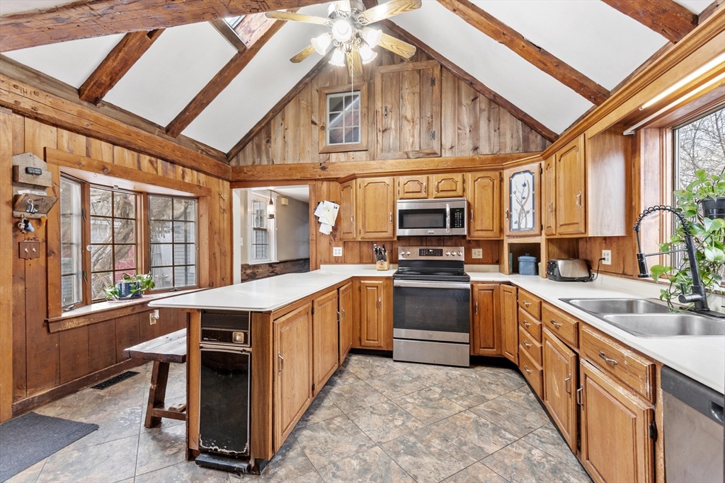 114 Chestnut Street Lunenburg, MA 01462 - Photo 12 of 35