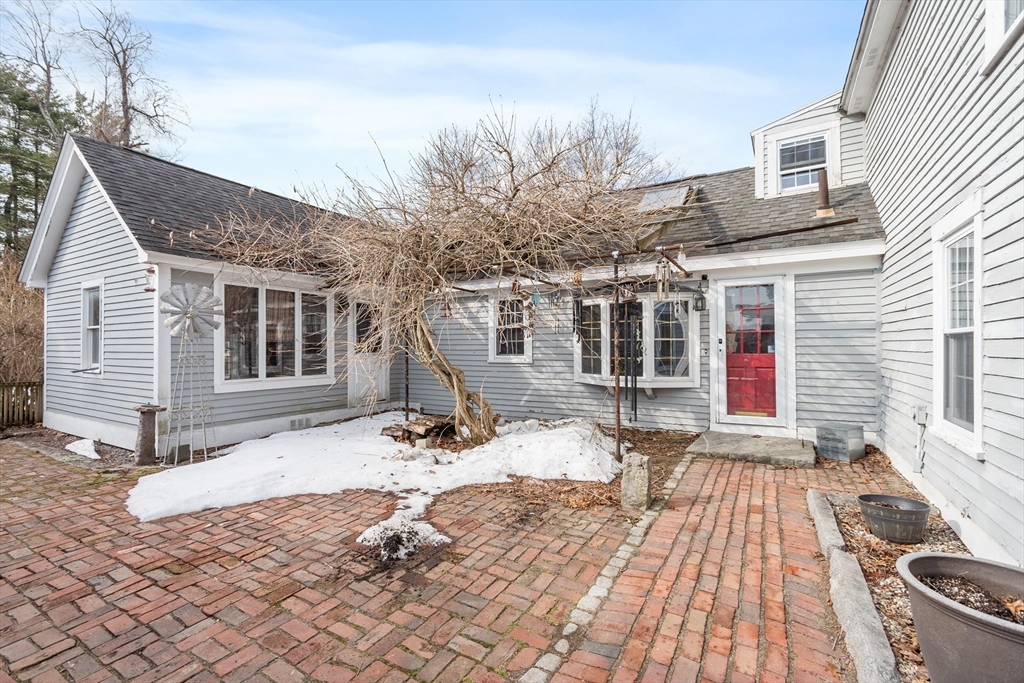 114 Chestnut Street Lunenburg, MA 01462 - Photo 3 of 35
