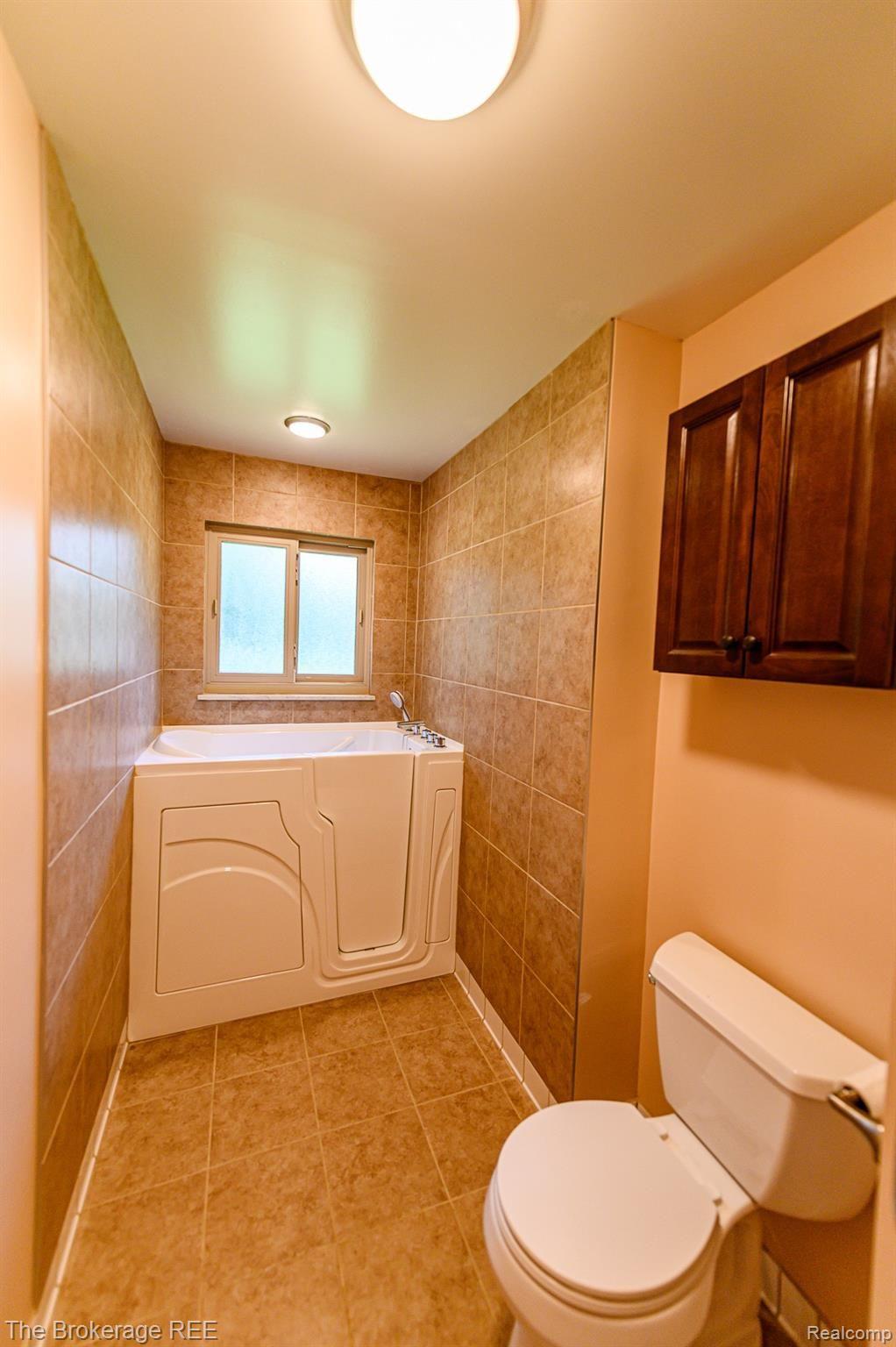 6909 Lahser Road Bloomfield Hills, MI 48301 - Photo 16 of 59 6909 LAHSER Road, Bloomfield Twp 48301 Let's buy a house today!!