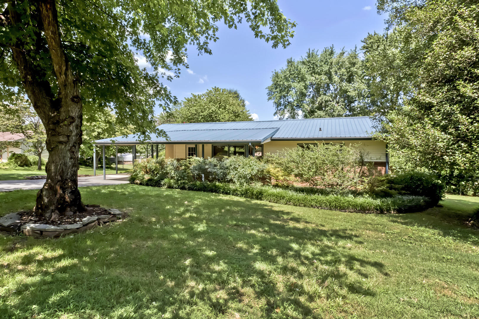 4013 Deerfield Road Knoxville, TN 37921 - Photo 1 of 30 02_DeerfieldRoad_4013_FrontRight