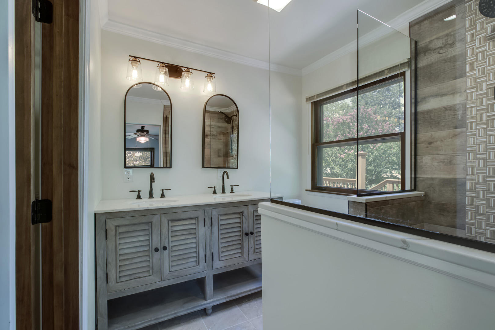 4013 Deerfield Road Knoxville, TN 37921 - Photo 17 of 30 19_DeerfieldRoad_4013_MasterBath01